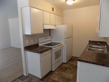 786 Southwood Blvd 1-4 Beds Apartment for Rent Photo Gallery 1